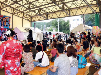 志津川湾夏まつり福興市の写真