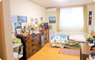 サービス付き高齢者向け住宅の部屋の写真