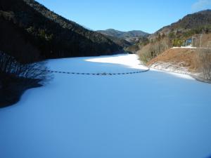 1月10日（堤体からダム湖）