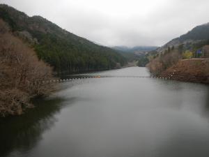 堤体からダム湖（4月18日）