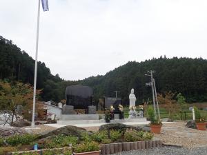 植樹を行った東日本大震災西戸地区復興祈念公園