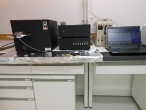 PM2.5中の炭素成分を分析する炭素分析装置
