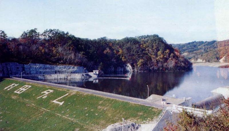 村田ダムの全景の写真