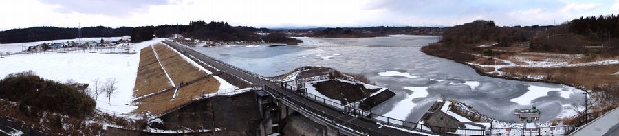 冬の化女沼ダムのパノラマ写真(H23年1月13日撮影)
