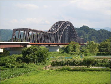 新設された丸森大橋の写真です。