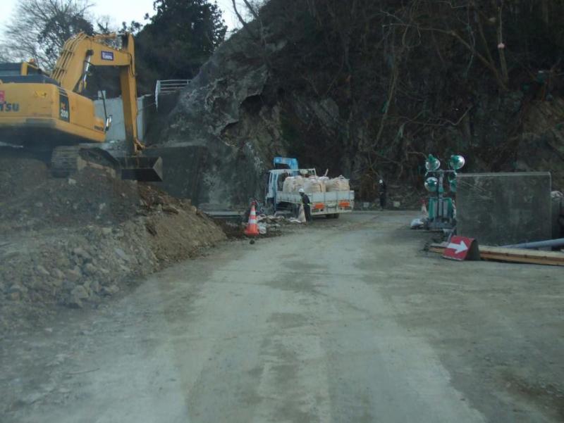 新相川橋応急復旧後の写真です。