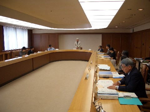 公共事業評価部会の審議の様子1