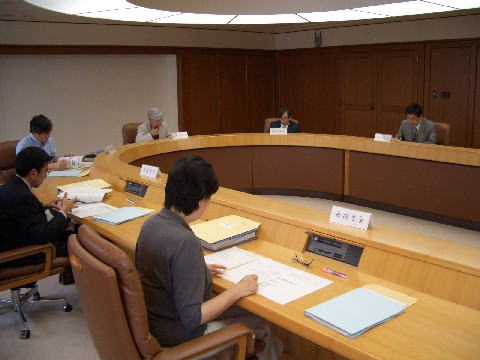 公共事業評価部会の審議の様子2