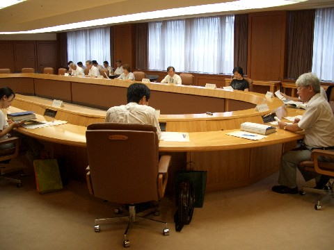 公共事業評価部会の審議の様子1