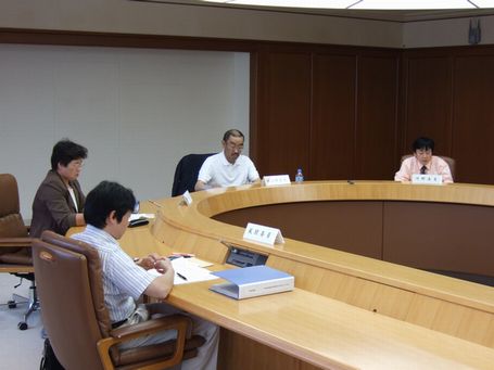 公共事業評価部会の審議の様子