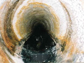 コンクリート管渠の腐食状況の写真