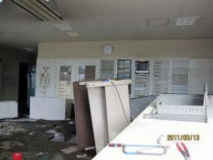 防災センター震災直後の状況の画像