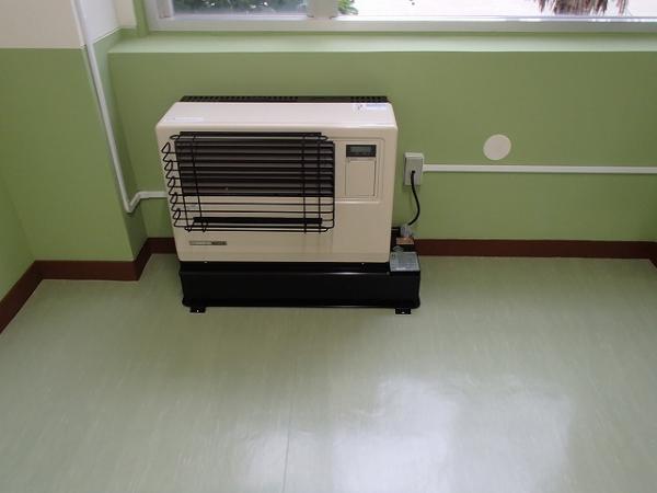 FF式温風暖房機