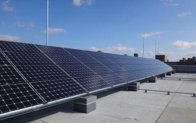 保健環境センター太陽光発電設備の写真