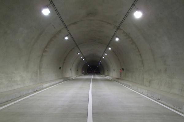 トンネル照明