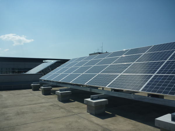 石巻工業高等学校、太陽光パネルの写真