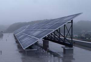 松島高校太陽電池モジュールの写真