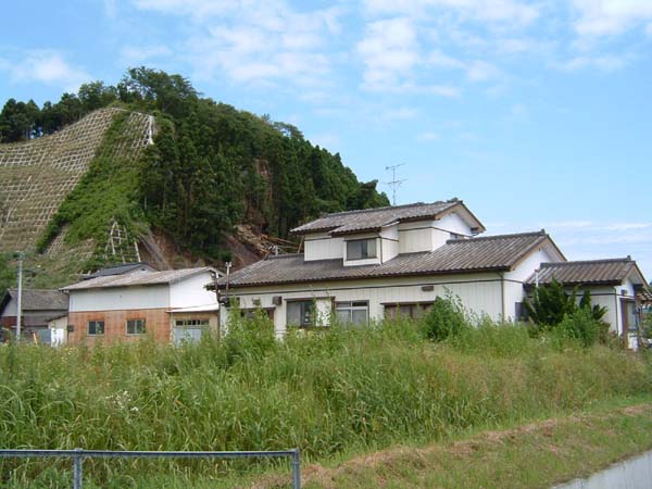 大欠山被災箇所の全景ズーム2