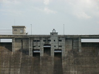 洪水吐き正面写真です