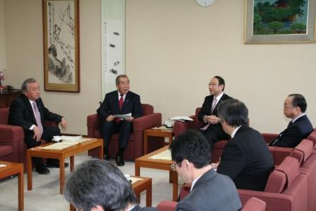 写真　仙台市議会・宮城県県議会　第1回　正副議長懇話会　23年12月22日(1)