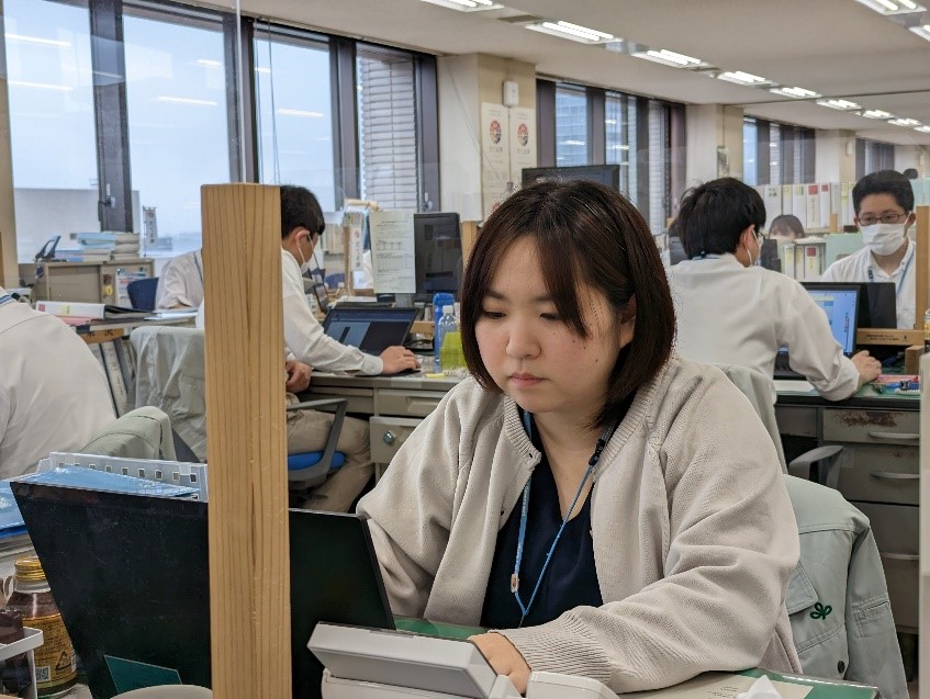 写真（執務室内風景）