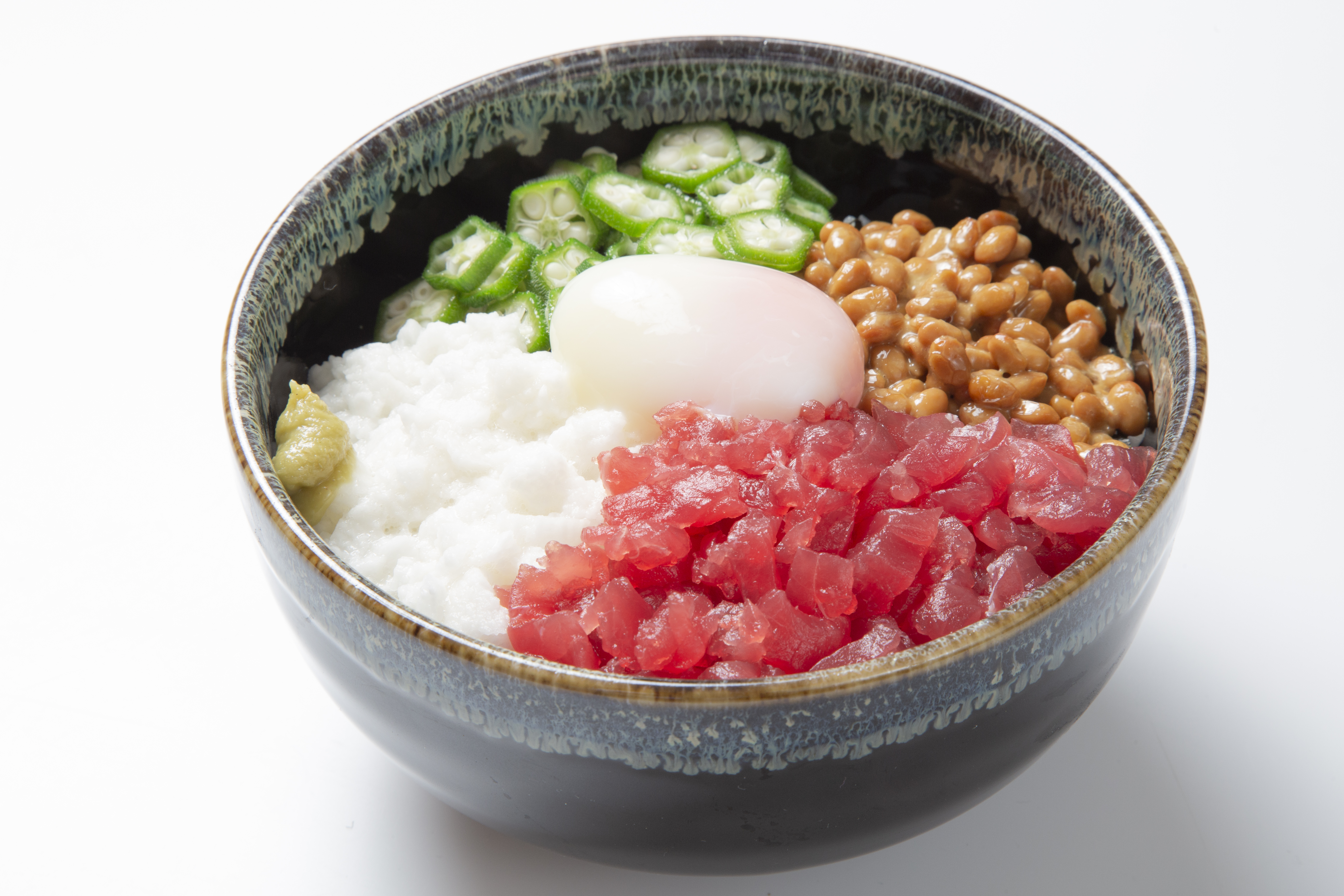 マグロの爆弾丼の写真