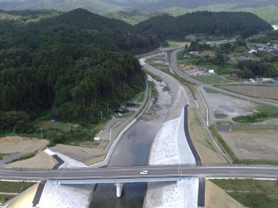 水尻川河川災害復旧工事画像1