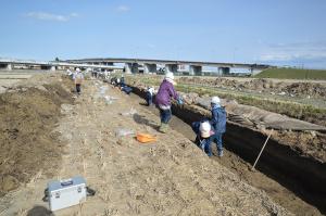 山王遺跡の調査の様子