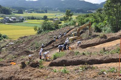 戸花山遺跡調査風景