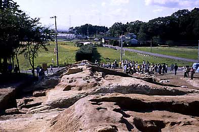 残っていた築地塀跡