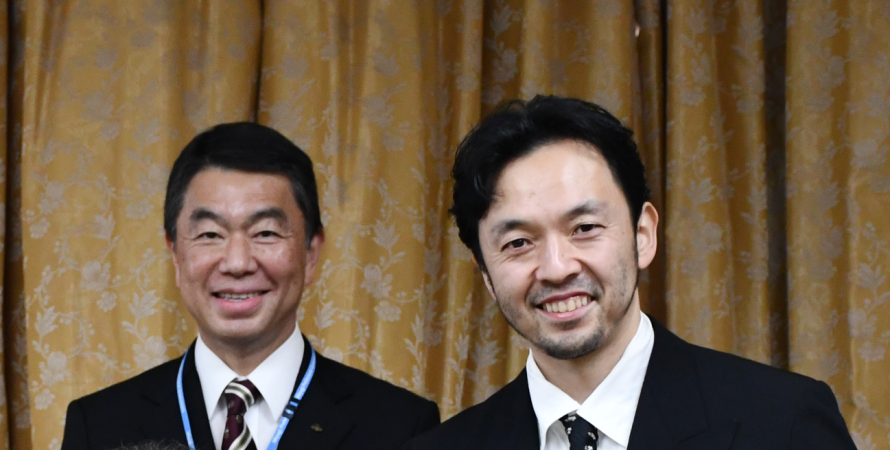 右から熊谷和徳氏、村井知事