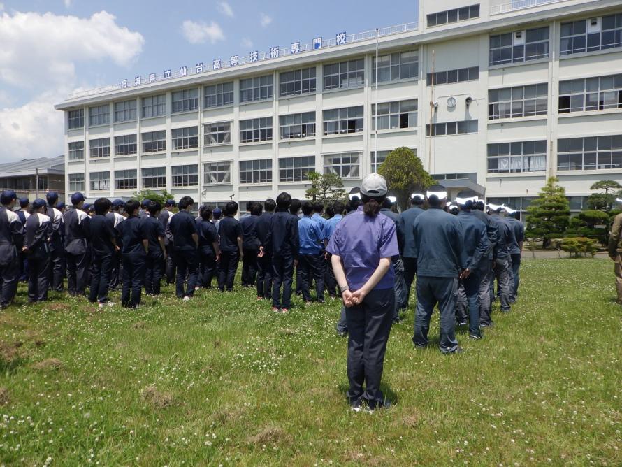 防災訓練整列の様子後方