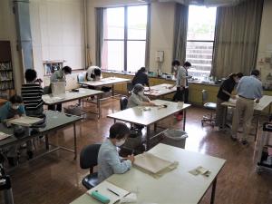 支持体つくりの様子