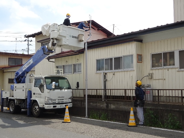 窪田旧型照明器具外し