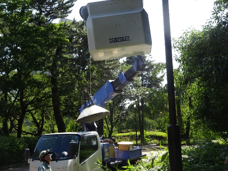 旧照明器具撤去