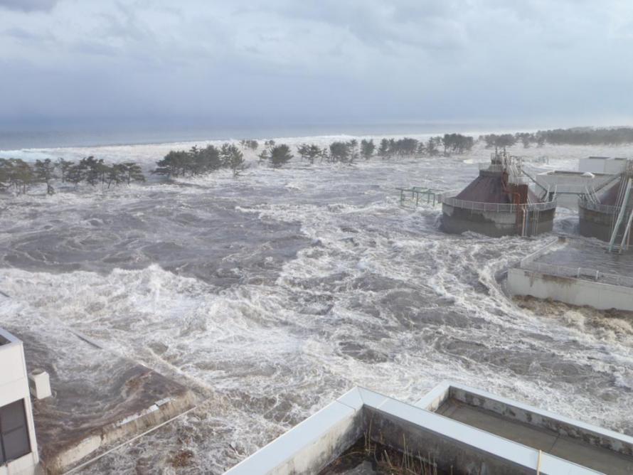 Iwanuma City: Tsunami striking Shimonogo (photo taken from the sewage treatment center for the southern part of the prefecture)