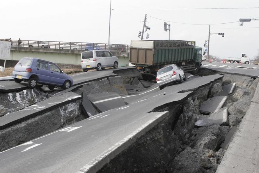 Osaki City: Devastated road near Furukawa Eai (photo taken on March 11, 2011)