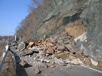 Kawasaki Town: Collapsed slope blocking road in Kamabusa, Hasekura