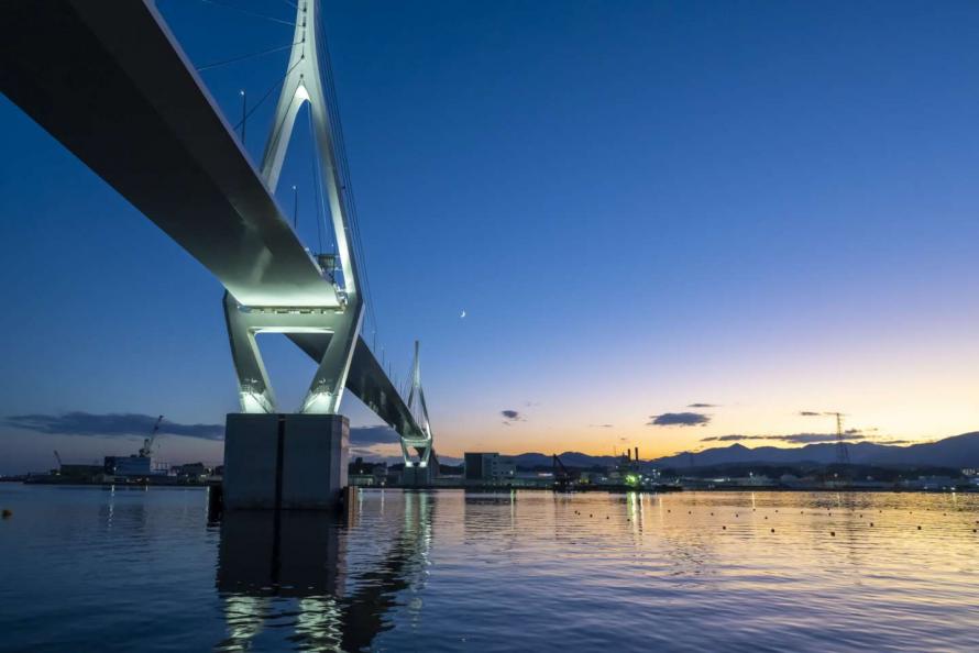 气仙沼复兴的象征“气仙沼湾横断桥（梦想成真大桥）”