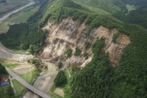 山腹崩壊の状況1