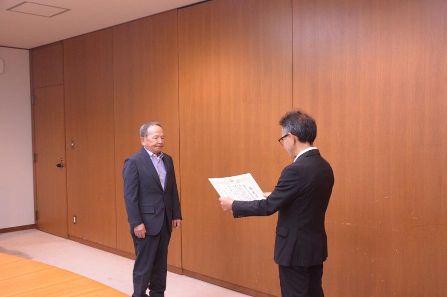 感謝状贈呈(緑町町内会公園愛護会様)