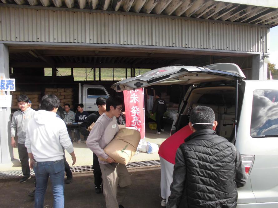 農大祭米販売3