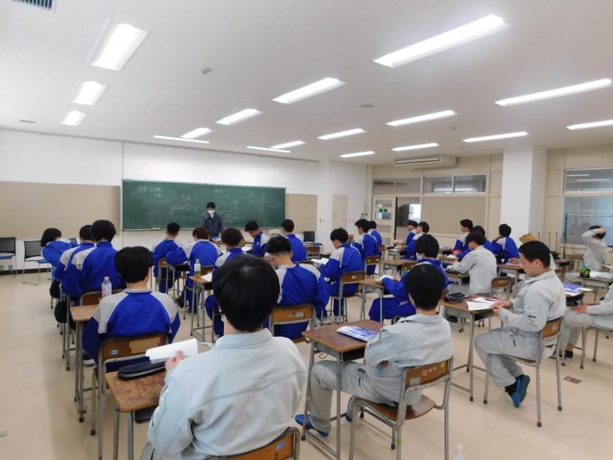 ガス溶接技能講習学科の様子