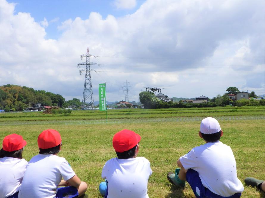 農業用ドローン見学の様子