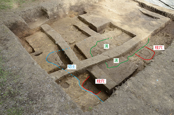 96次調査B区柱穴・切土検出状況（北西から）