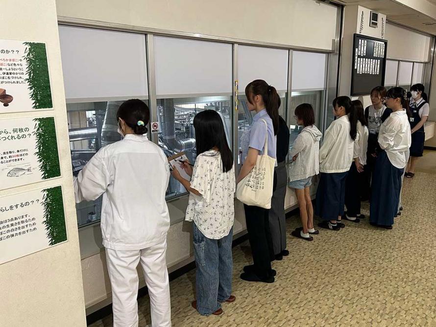 阿部蒲鉾店の見学