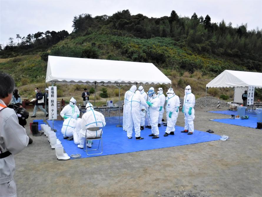 防護服着衣演習1