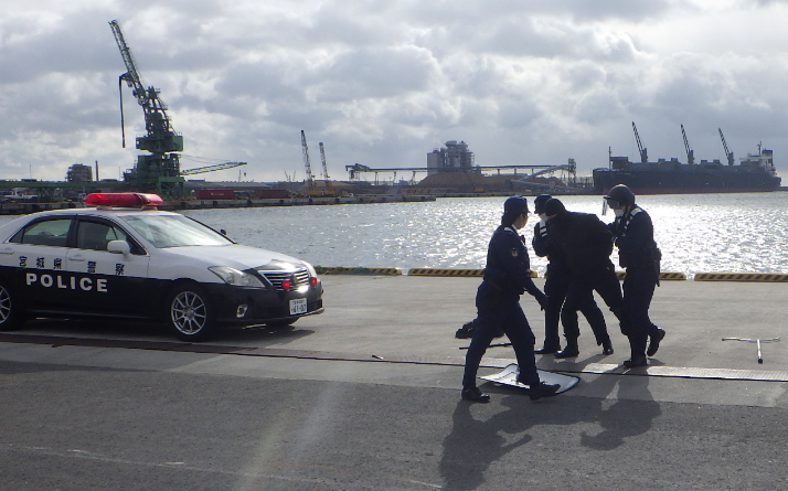 テロリスト確保