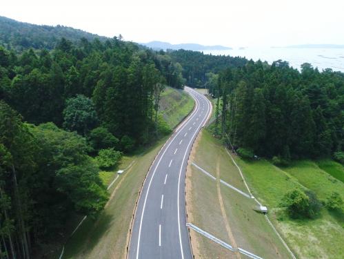 （主）石巻鮎川線小網倉復興道路の写真