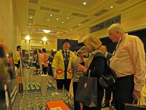 Participants enjoying Miyagi痴 sake